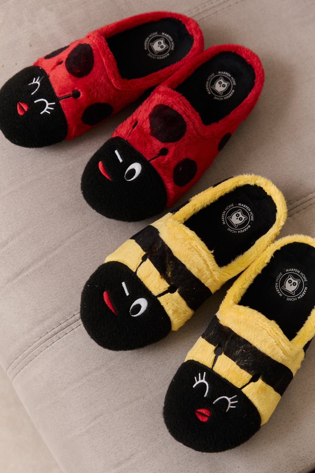 Slippers Mariquita Roja y Abeja – en casa